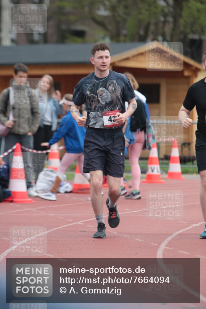 13.04.2025 - Hammer Lauf A. Gomolzig http://msf.ph/oto/7664094 13.04.2025 11:47:09 Ziel 433, 434, 493 meine-sportfotos.de
