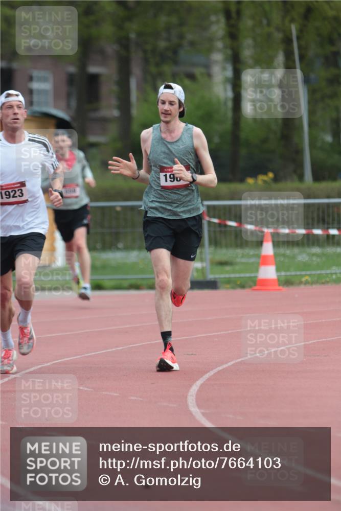 13.04.2025 - Hammer Lauf A. Gomolzig http://msf.ph/oto/7664103 13.04.2025 11:48:24 Ziel 559, 1923, 1965 meine-sportfotos.de