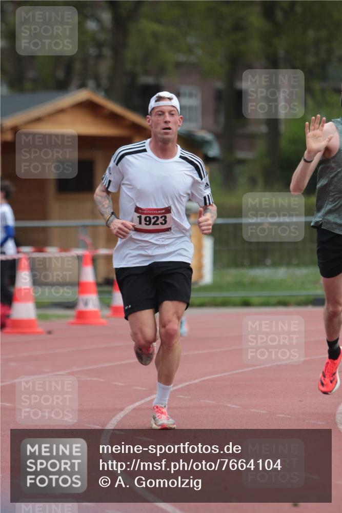 13.04.2025 - Hammer Lauf A. Gomolzig http://msf.ph/oto/7664104 13.04.2025 11:48:25 Ziel 559, 1923, 1965 meine-sportfotos.de