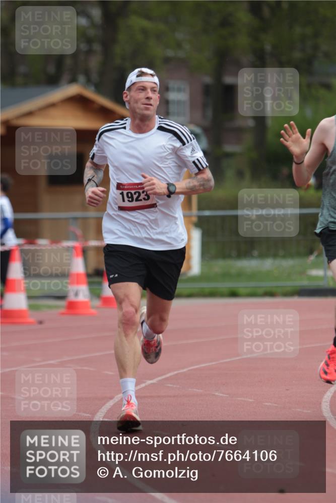13.04.2025 - Hammer Lauf A. Gomolzig http://msf.ph/oto/7664106 13.04.2025 11:48:25 Ziel 559, 1923, 1965 meine-sportfotos.de