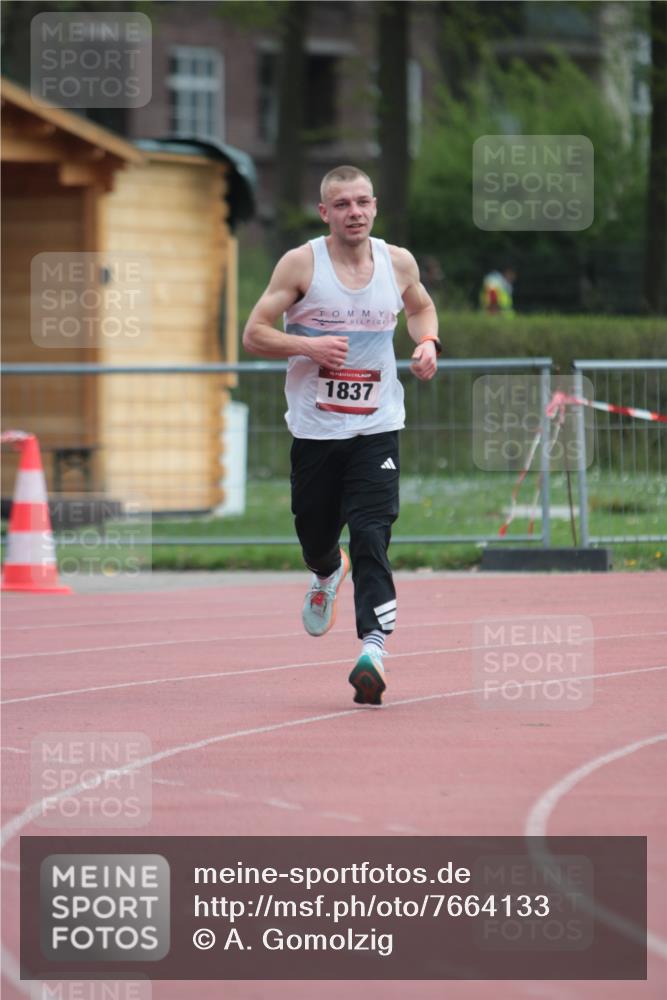 13.04.2025 - Hammer Lauf A. Gomolzig http://msf.ph/oto/7664133 13.04.2025 11:49:25 Ziel 1837 meine-sportfotos.de