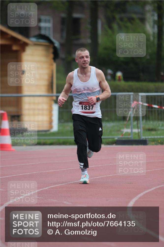 13.04.2025 - Hammer Lauf A. Gomolzig http://msf.ph/oto/7664135 13.04.2025 11:49:26 Ziel 1837 meine-sportfotos.de