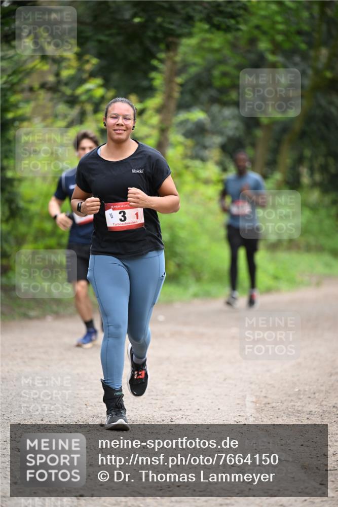 13.04.2025 - Hammer Lauf Dr. Thomas Lammeyer http://msf.ph/oto/7664150 13.04.2025 11:33:39 Laufen 15, 31 meine-sportfotos.de