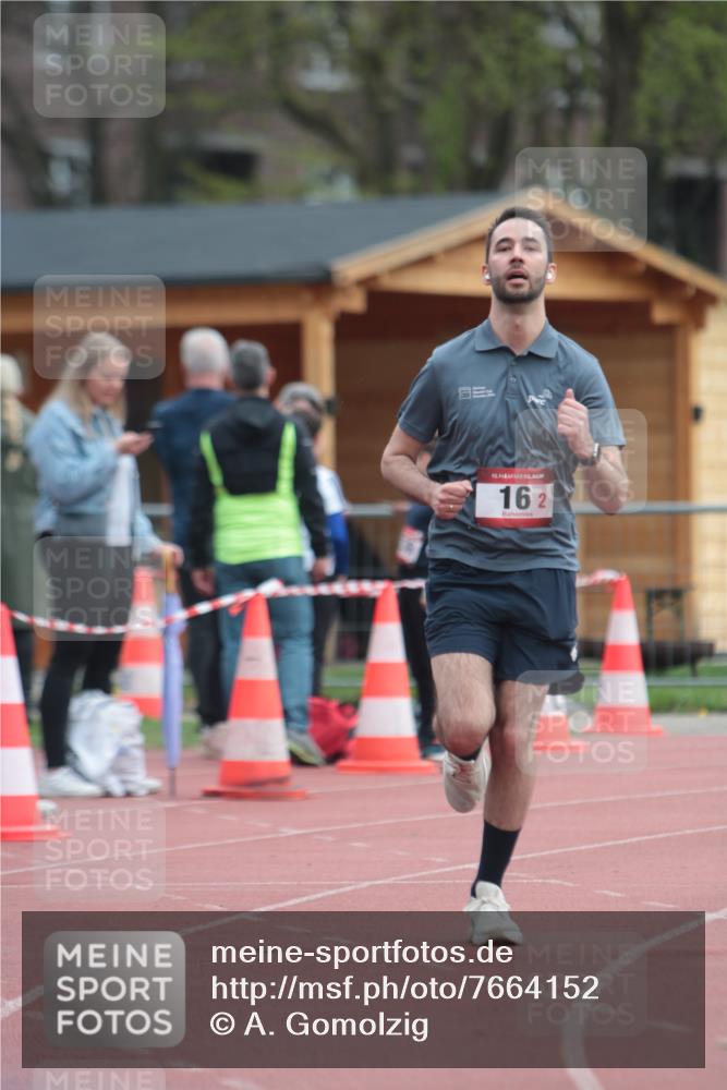 13.04.2025 - Hammer Lauf A. Gomolzig http://msf.ph/oto/7664152 13.04.2025 11:49:46 Ziel 13, 16 meine-sportfotos.de
