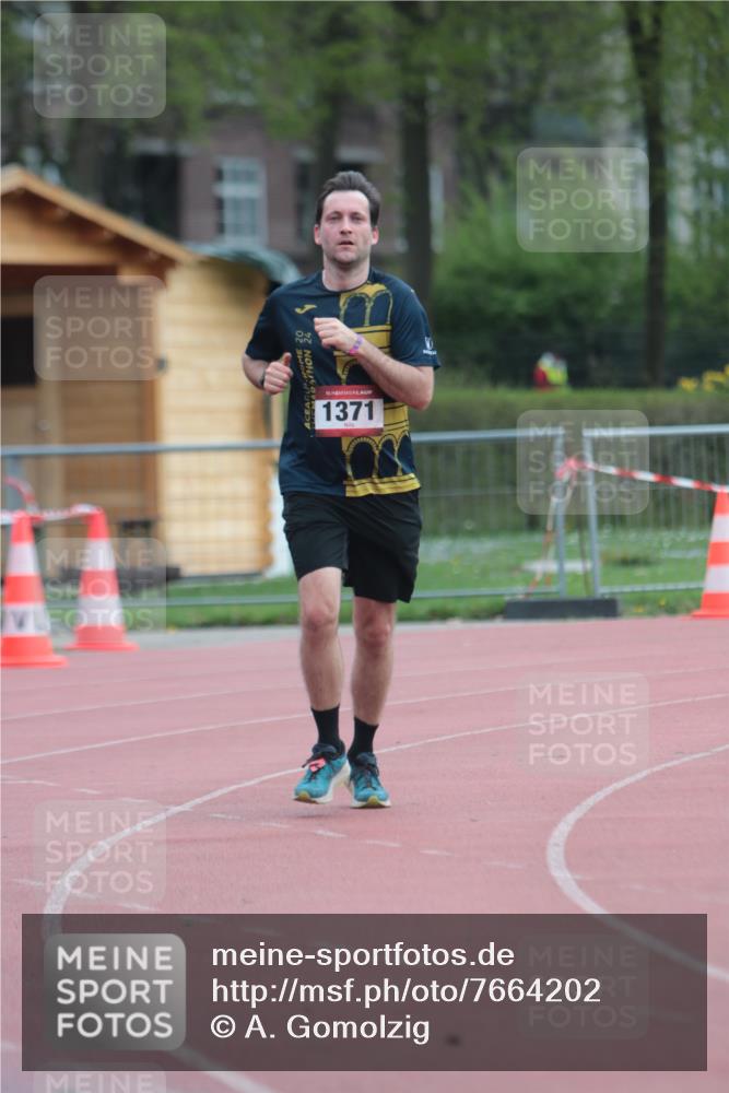 13.04.2025 - Hammer Lauf A. Gomolzig http://msf.ph/oto/7664202 13.04.2025 11:50:51 Ziel 1184, 1371 meine-sportfotos.de