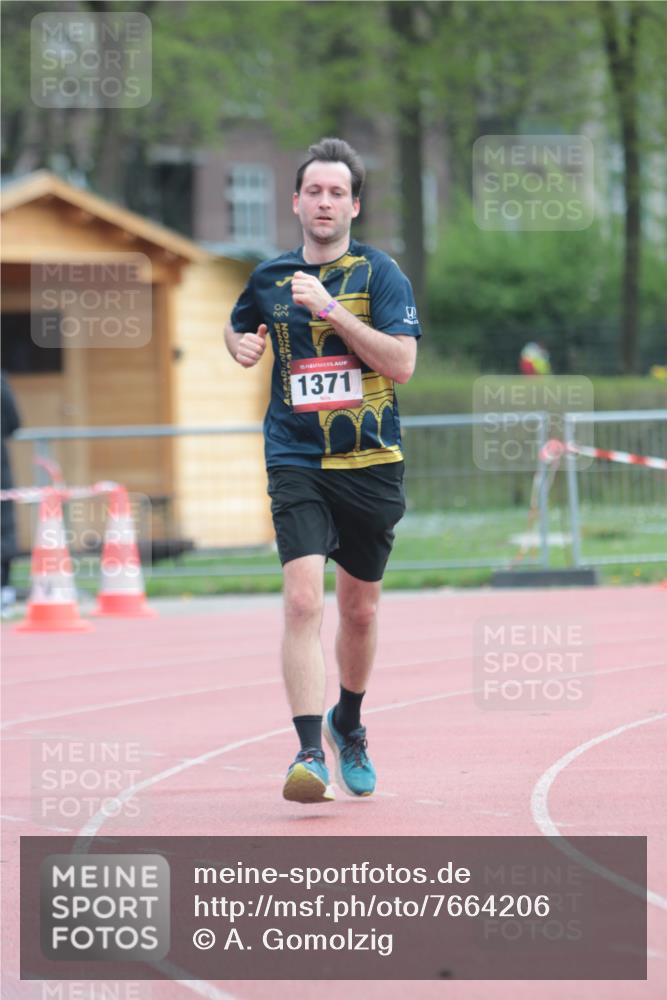 13.04.2025 - Hammer Lauf A. Gomolzig http://msf.ph/oto/7664206 13.04.2025 11:50:51 Ziel 1184, 1371 meine-sportfotos.de