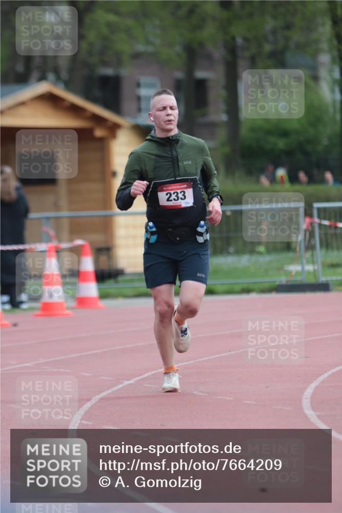 13.04.2025 - Hammer Lauf A. Gomolzig http://msf.ph/oto/7664209 13.04.2025 11:51:16 Ziel 233 meine-sportfotos.de