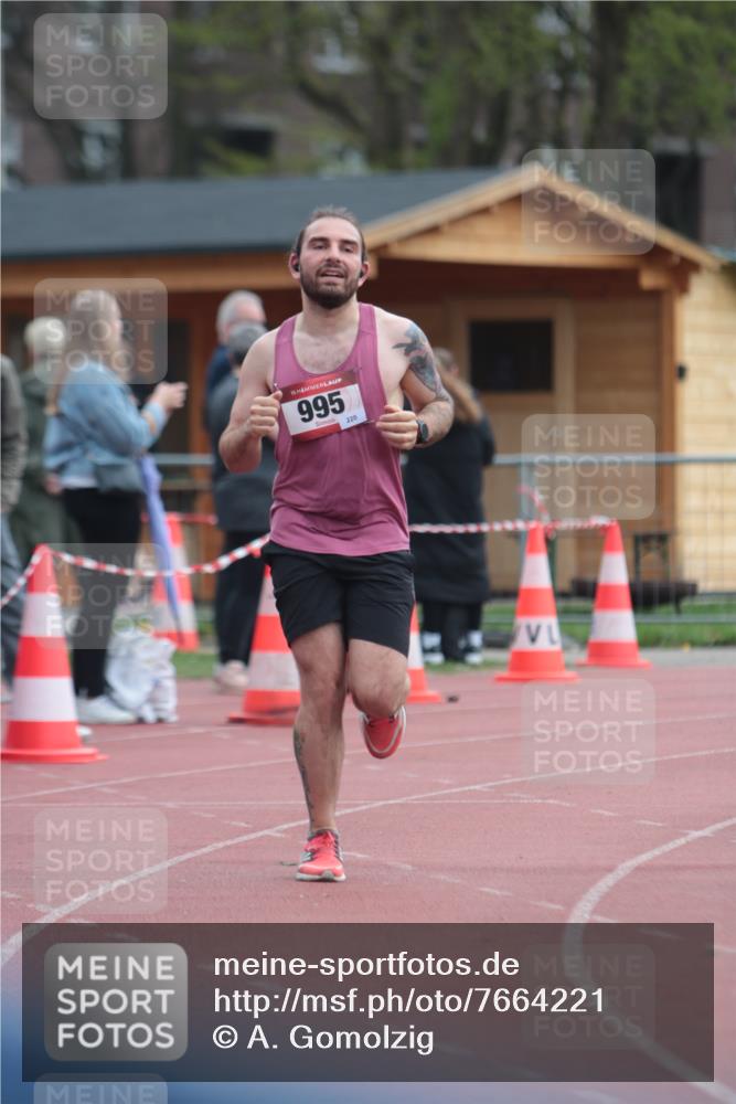 13.04.2025 - Hammer Lauf A. Gomolzig http://msf.ph/oto/7664221 13.04.2025 11:51:27 Ziel 995, 1940 meine-sportfotos.de