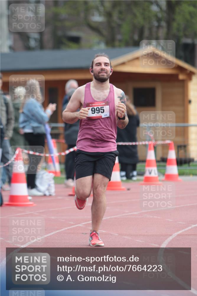 13.04.2025 - Hammer Lauf A. Gomolzig http://msf.ph/oto/7664223 13.04.2025 11:51:28 Ziel 221, 532, 995, 1940, 1989 meine-sportfotos.de