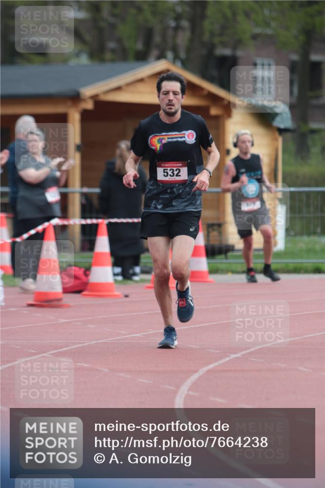 13.04.2025 - Hammer Lauf A. Gomolzig http://msf.ph/oto/7664238 13.04.2025 11:51:34 Ziel 221, 532, 579, 1940, 1989 meine-sportfotos.de