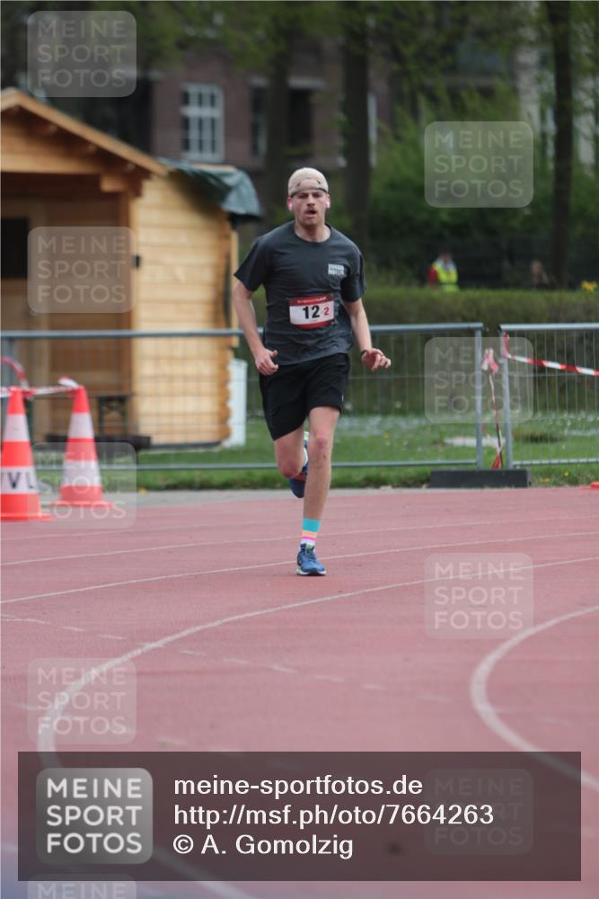 13.04.2025 - Hammer Lauf A. Gomolzig http://msf.ph/oto/7664263 13.04.2025 11:52:14 Ziel 12, 17 meine-sportfotos.de