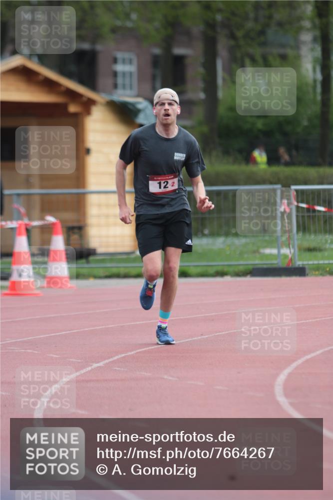 13.04.2025 - Hammer Lauf A. Gomolzig http://msf.ph/oto/7664267 13.04.2025 11:52:15 Ziel 12, 17 meine-sportfotos.de