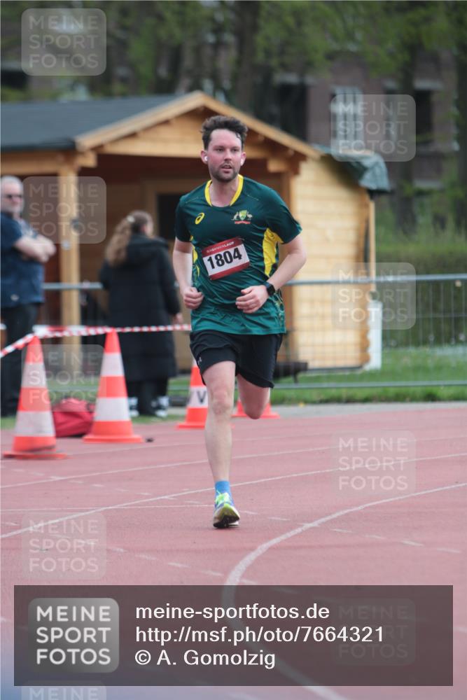 13.04.2025 - Hammer Lauf A. Gomolzig http://msf.ph/oto/7664321 13.04.2025 11:53:33 Ziel 1804 meine-sportfotos.de