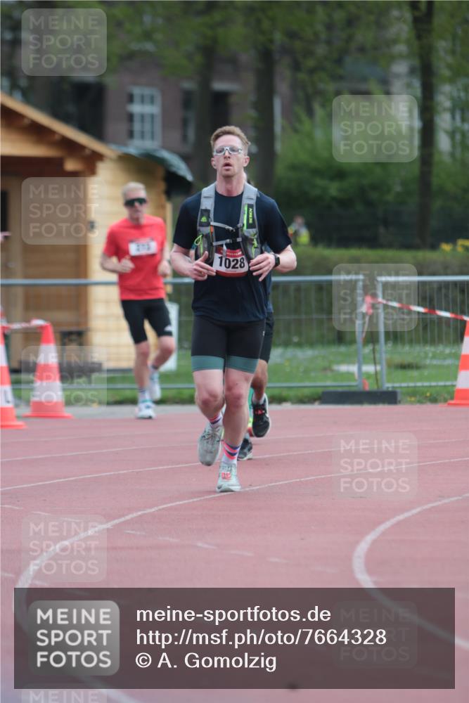 13.04.2025 - Hammer Lauf A. Gomolzig http://msf.ph/oto/7664328 13.04.2025 11:53:55 Ziel 161, 730, 1028 meine-sportfotos.de