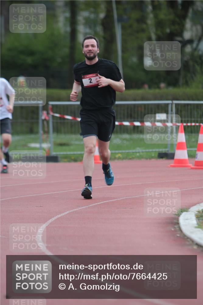 13.04.2025 - Hammer Lauf A. Gomolzig http://msf.ph/oto/7664425 13.04.2025 11:55:22 Ziel 2, 227, 468 meine-sportfotos.de