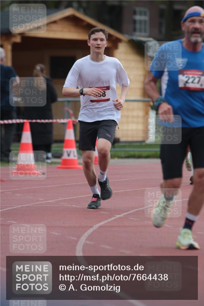 13.04.2025 - Hammer Lauf A. Gomolzig http://msf.ph/oto/7664438 13.04.2025 11:55:26 Ziel 2, 227, 468, 874 meine-sportfotos.de