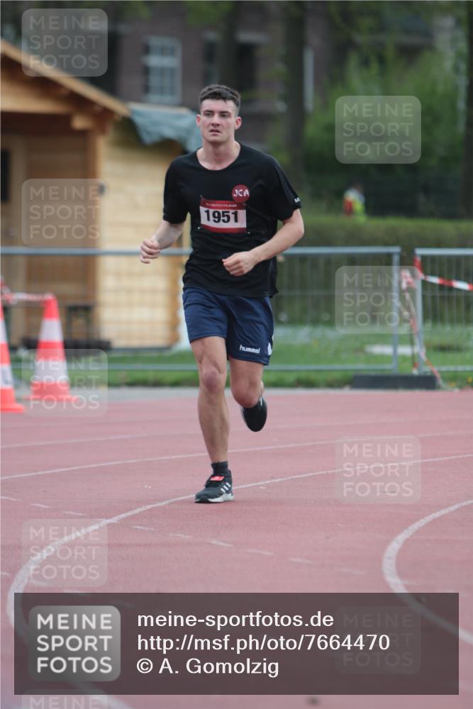13.04.2025 - Hammer Lauf A. Gomolzig http://msf.ph/oto/7664470 13.04.2025 11:56:00 Ziel 1819, 1951 meine-sportfotos.de