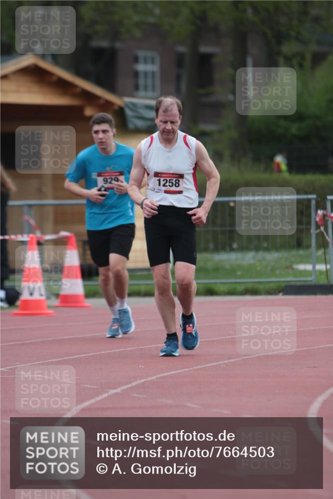 13.04.2025 - Hammer Lauf A. Gomolzig http://msf.ph/oto/7664503 13.04.2025 11:57:04 Ziel 929, 1258 meine-sportfotos.de