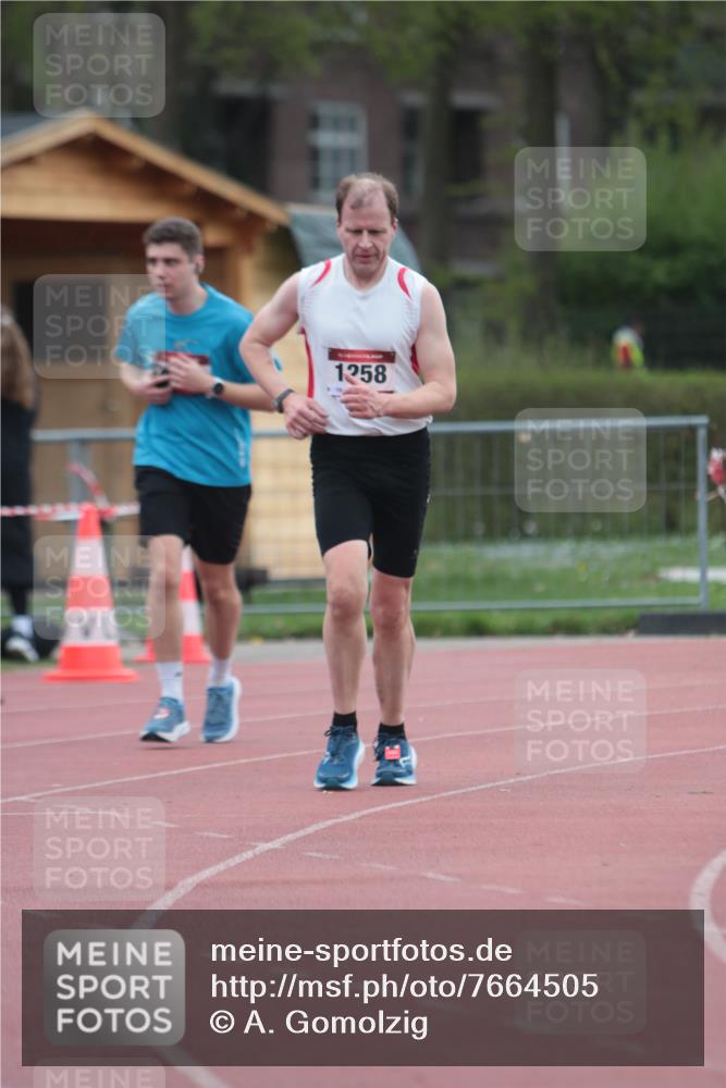 13.04.2025 - Hammer Lauf A. Gomolzig http://msf.ph/oto/7664505 13.04.2025 11:57:04 Ziel 929, 1258 meine-sportfotos.de