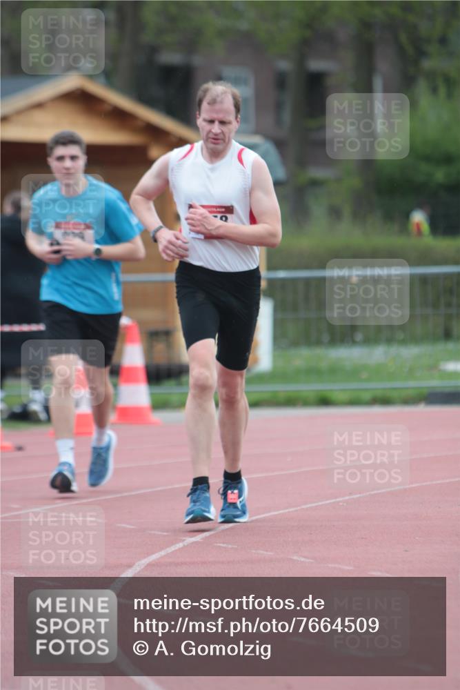 13.04.2025 - Hammer Lauf A. Gomolzig http://msf.ph/oto/7664509 13.04.2025 11:57:05 Ziel 929, 1258 meine-sportfotos.de