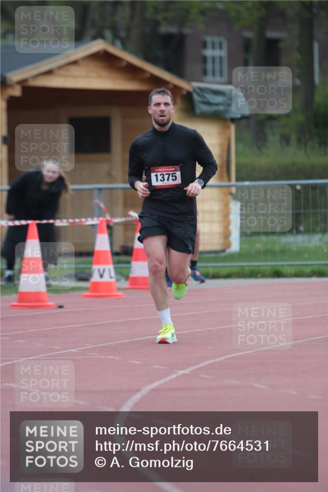 13.04.2025 - Hammer Lauf A. Gomolzig http://msf.ph/oto/7664531 13.04.2025 11:57:31 Ziel 670, 1375 meine-sportfotos.de