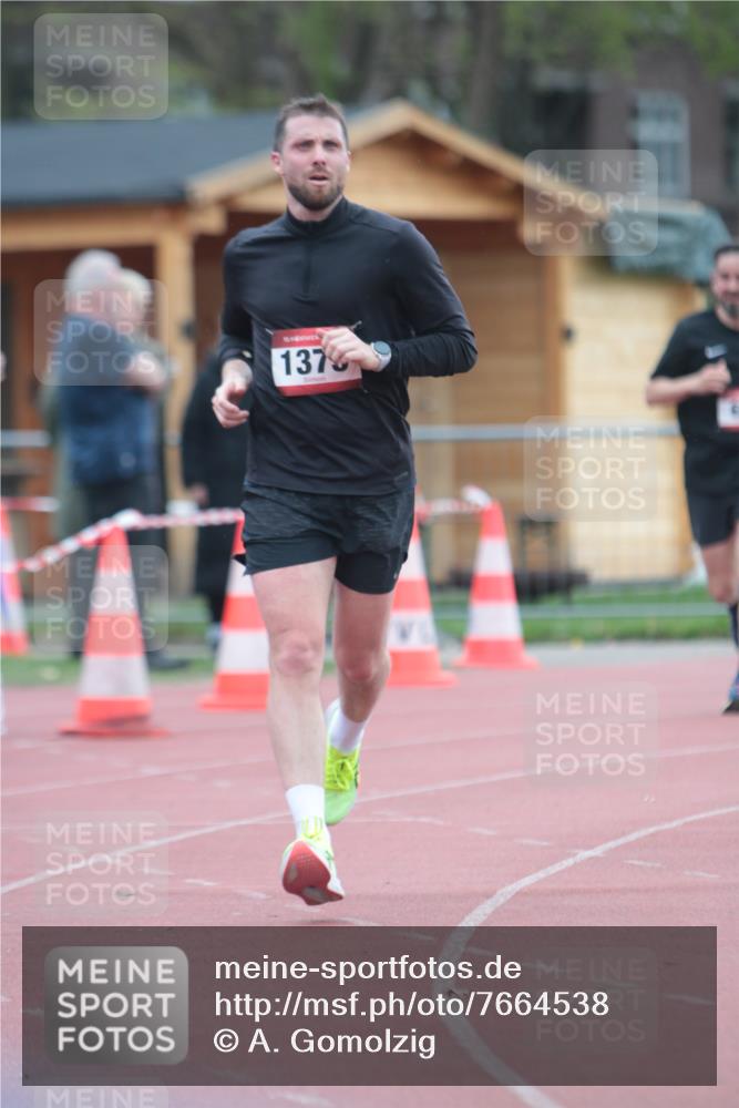 13.04.2025 - Hammer Lauf A. Gomolzig http://msf.ph/oto/7664538 13.04.2025 11:57:33 Ziel 670, 1375 meine-sportfotos.de