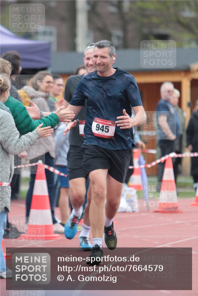 13.04.2025 - Hammer Lauf A. Gomolzig http://msf.ph/oto/7664579 13.04.2025 11:58:17 Ziel 109, 384, 609, 945 meine-sportfotos.de