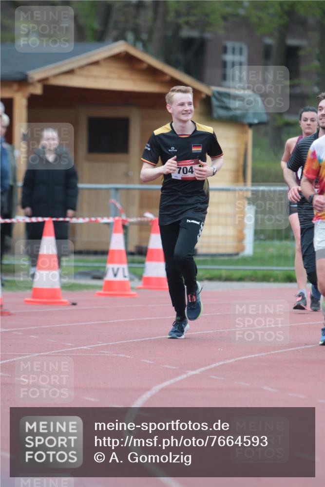 13.04.2025 - Hammer Lauf A. Gomolzig http://msf.ph/oto/7664593 13.04.2025 11:58:27 Ziel 693, 704, 1341, 1808 meine-sportfotos.de