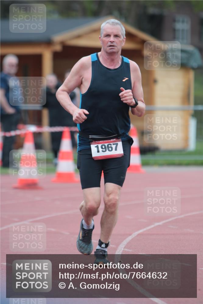 13.04.2025 - Hammer Lauf A. Gomolzig http://msf.ph/oto/7664632 13.04.2025 11:58:52 Ziel 1921 meine-sportfotos.de
