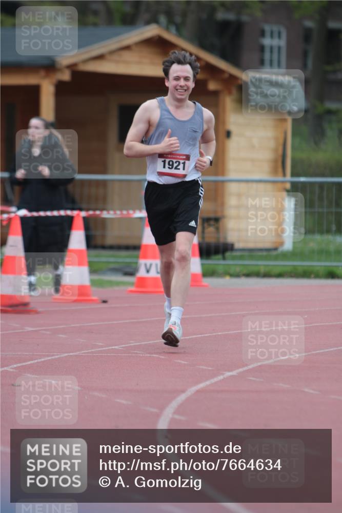 13.04.2025 - Hammer Lauf A. Gomolzig http://msf.ph/oto/7664634 13.04.2025 11:58:58 Ziel 1921 meine-sportfotos.de