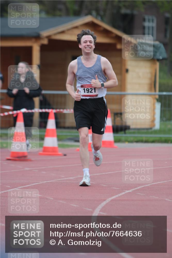 13.04.2025 - Hammer Lauf A. Gomolzig http://msf.ph/oto/7664636 13.04.2025 11:58:58 Ziel 1921 meine-sportfotos.de