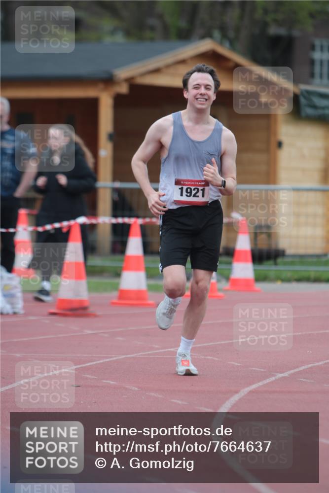 13.04.2025 - Hammer Lauf A. Gomolzig http://msf.ph/oto/7664637 13.04.2025 11:58:59 Ziel 1921 meine-sportfotos.de