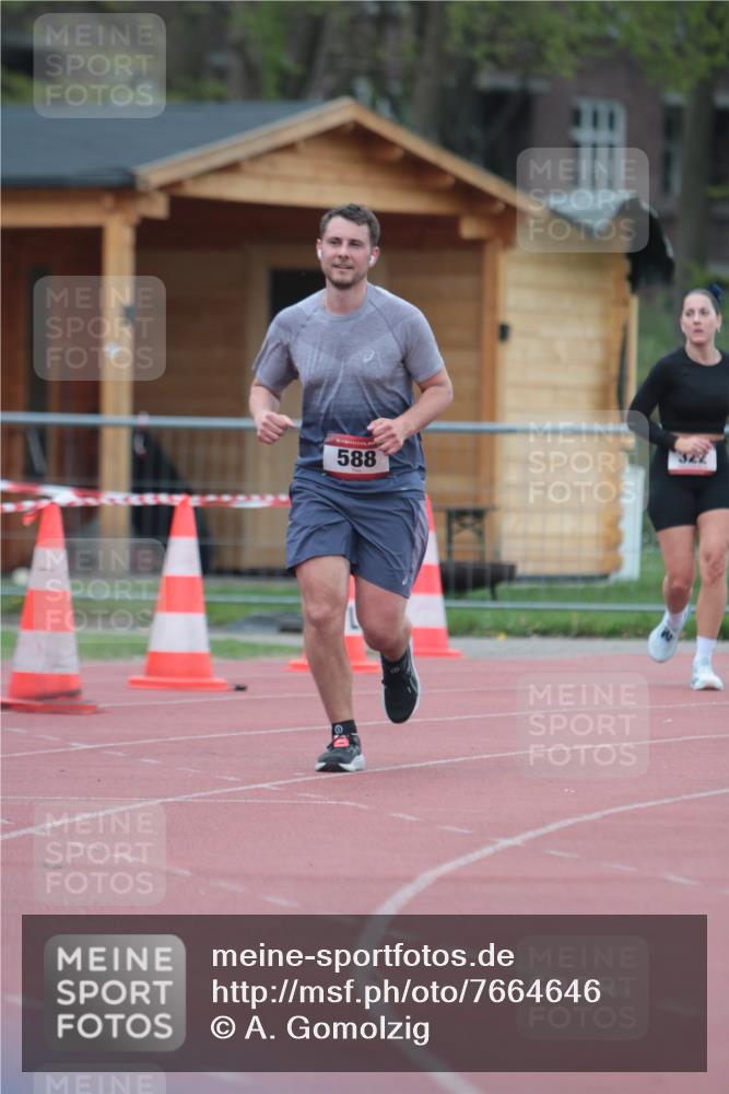 13.04.2025 - Hammer Lauf A. Gomolzig http://msf.ph/oto/7664646 13.04.2025 11:59:08 Ziel 588, 1896 meine-sportfotos.de