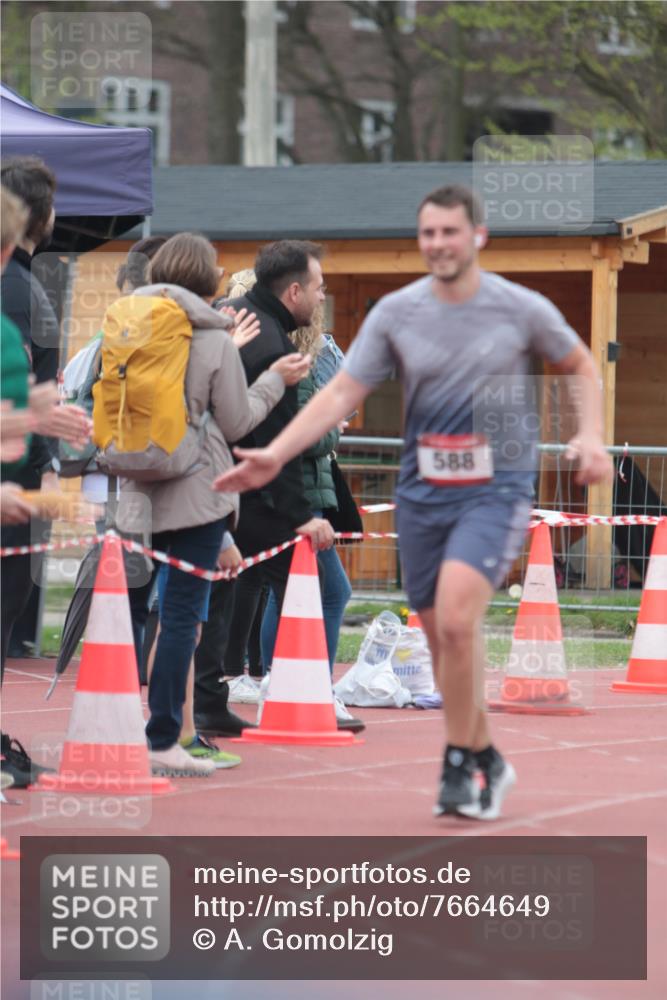 13.04.2025 - Hammer Lauf A. Gomolzig http://msf.ph/oto/7664649 13.04.2025 11:59:10 Ziel 322, 588, 1896 meine-sportfotos.de