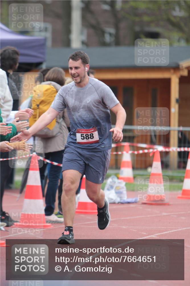 13.04.2025 - Hammer Lauf A. Gomolzig http://msf.ph/oto/7664651 13.04.2025 11:59:10 Ziel 322, 588, 1896 meine-sportfotos.de