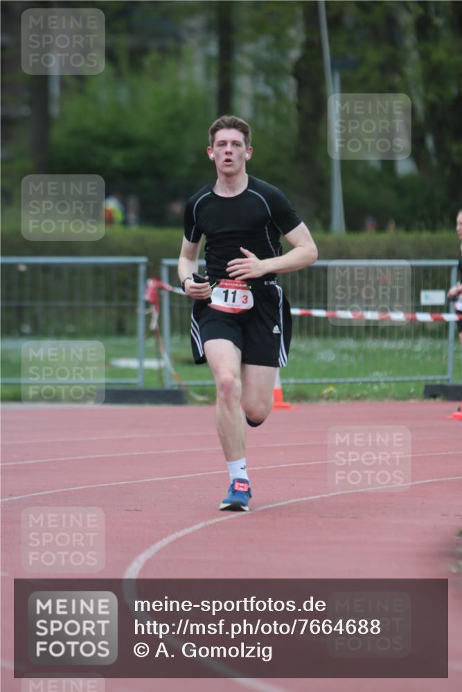 13.04.2025 - Hammer Lauf A. Gomolzig http://msf.ph/oto/7664688 13.04.2025 11:59:33 Ziel 11, 432 meine-sportfotos.de