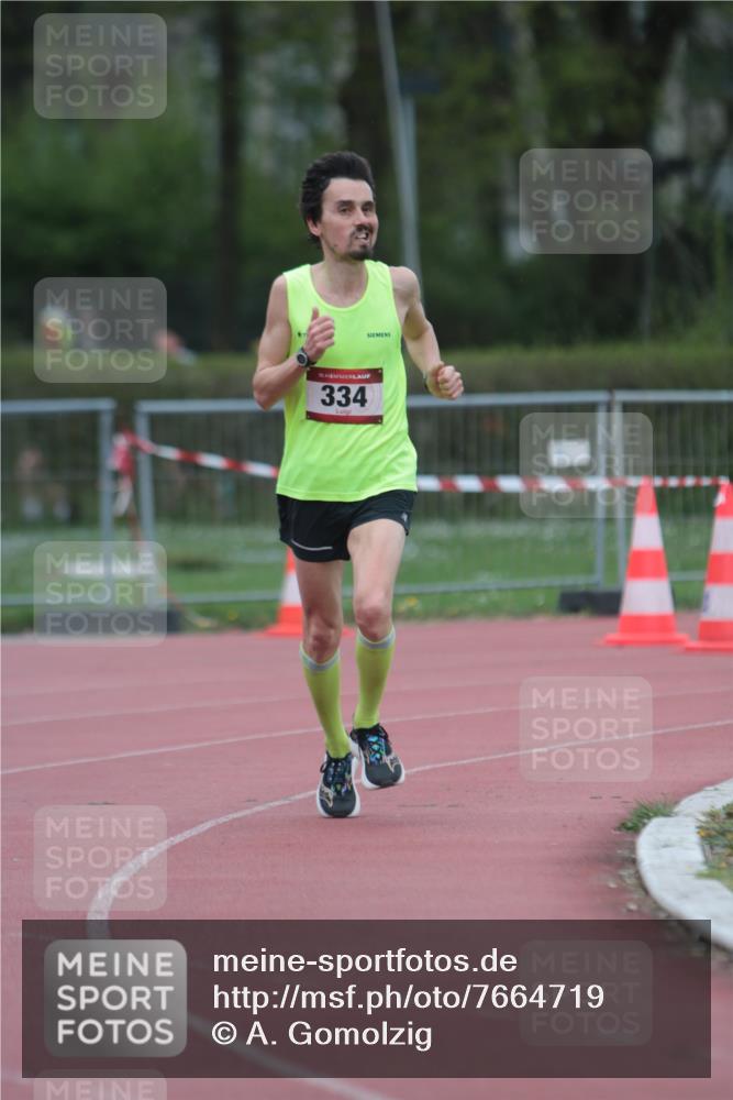 13.04.2025 - Hammer Lauf A. Gomolzig http://msf.ph/oto/7664719 13.04.2025 11:59:57 Ziel 334, 572, 614, 615 meine-sportfotos.de
