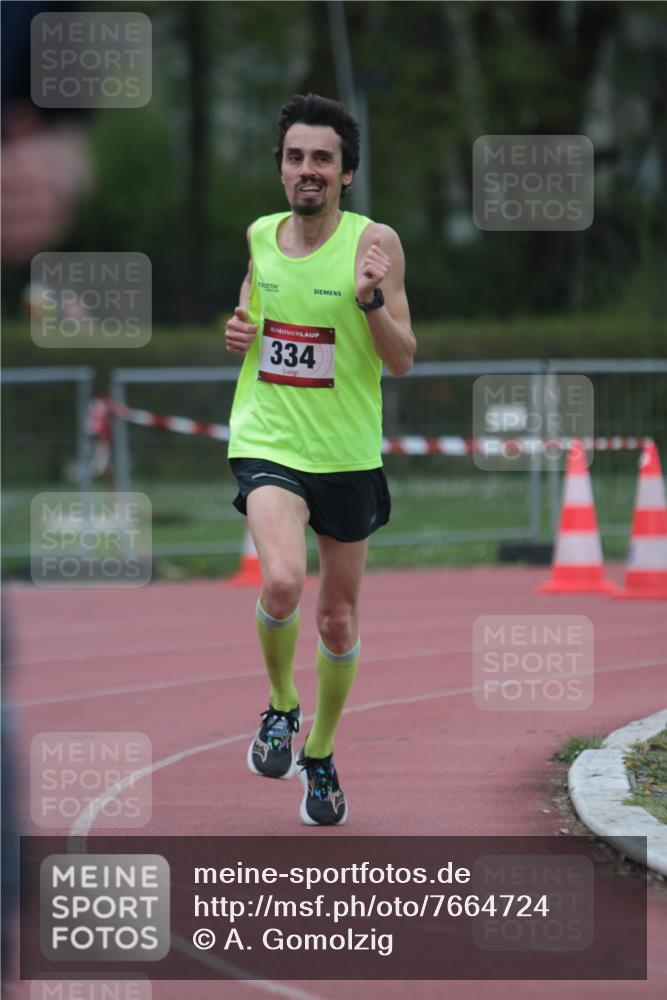 13.04.2025 - Hammer Lauf A. Gomolzig http://msf.ph/oto/7664724 13.04.2025 11:59:58 Ziel 334, 572, 614, 615 meine-sportfotos.de