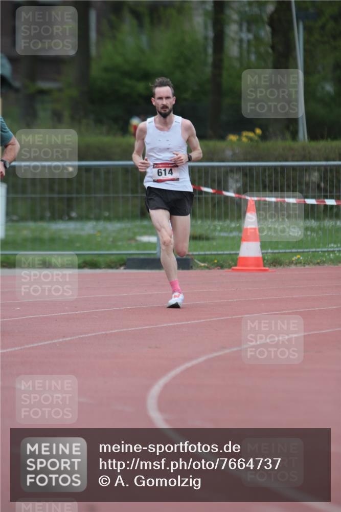 13.04.2025 - Hammer Lauf A. Gomolzig http://msf.ph/oto/7664737 13.04.2025 12:00:02 Ziel 218, 572, 614 meine-sportfotos.de