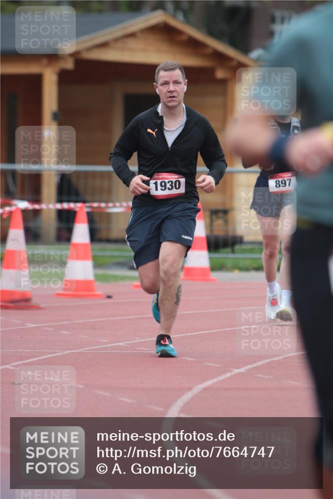 13.04.2025 - Hammer Lauf A. Gomolzig http://msf.ph/oto/7664747 13.04.2025 12:00:08 Ziel 218, 897, 1930 meine-sportfotos.de