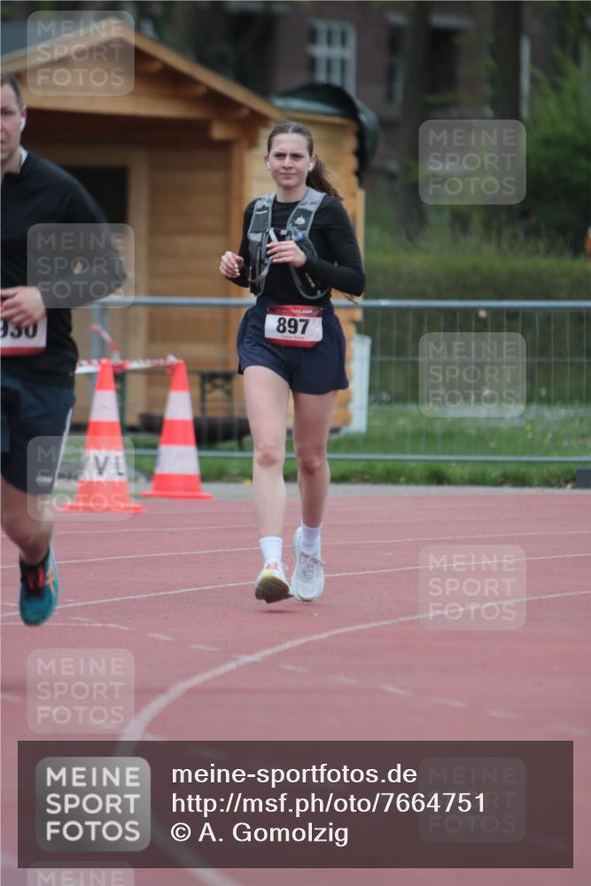13.04.2025 - Hammer Lauf A. Gomolzig http://msf.ph/oto/7664751 13.04.2025 12:00:09 Ziel 218, 897, 1930 meine-sportfotos.de
