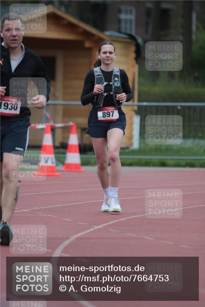 13.04.2025 - Hammer Lauf A. Gomolzig http://msf.ph/oto/7664753 13.04.2025 12:00:09 Ziel 218, 897, 1930 meine-sportfotos.de