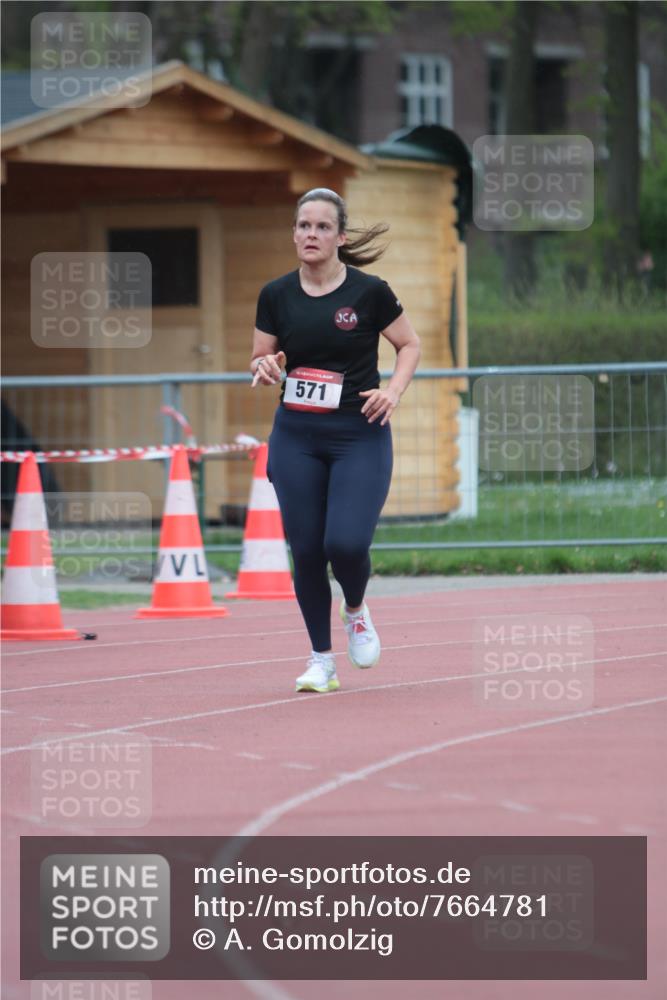 13.04.2025 - Hammer Lauf A. Gomolzig http://msf.ph/oto/7664781 13.04.2025 12:00:38 Ziel 571 meine-sportfotos.de