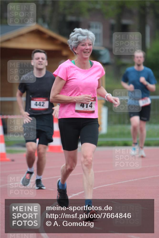 13.04.2025 - Hammer Lauf A. Gomolzig http://msf.ph/oto/7664846 13.04.2025 12:01:30 Ziel 320, 414, 442 meine-sportfotos.de