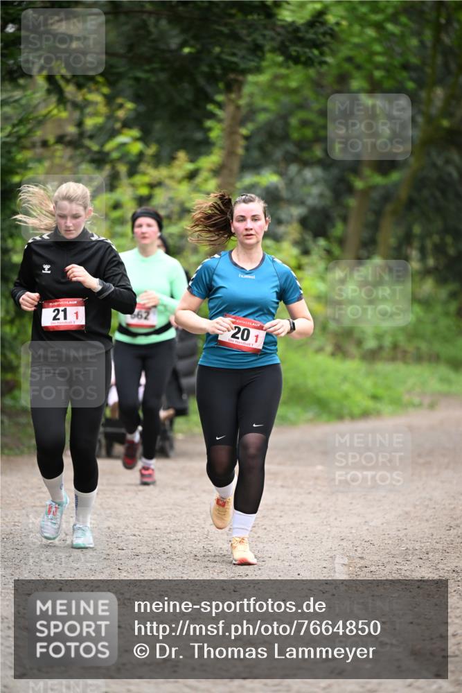 13.04.2025 - Hammer Lauf Dr. Thomas Lammeyer http://msf.ph/oto/7664850 13.04.2025 11:36:12 Laufen 21, 1, 3, 662, 201, 1 meine-sportfotos.de