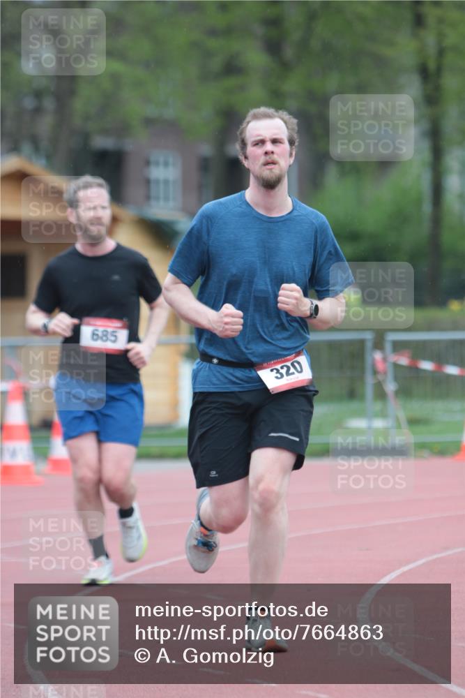 13.04.2025 - Hammer Lauf A. Gomolzig http://msf.ph/oto/7664863 13.04.2025 12:01:36 Ziel 9, 320, 685 meine-sportfotos.de