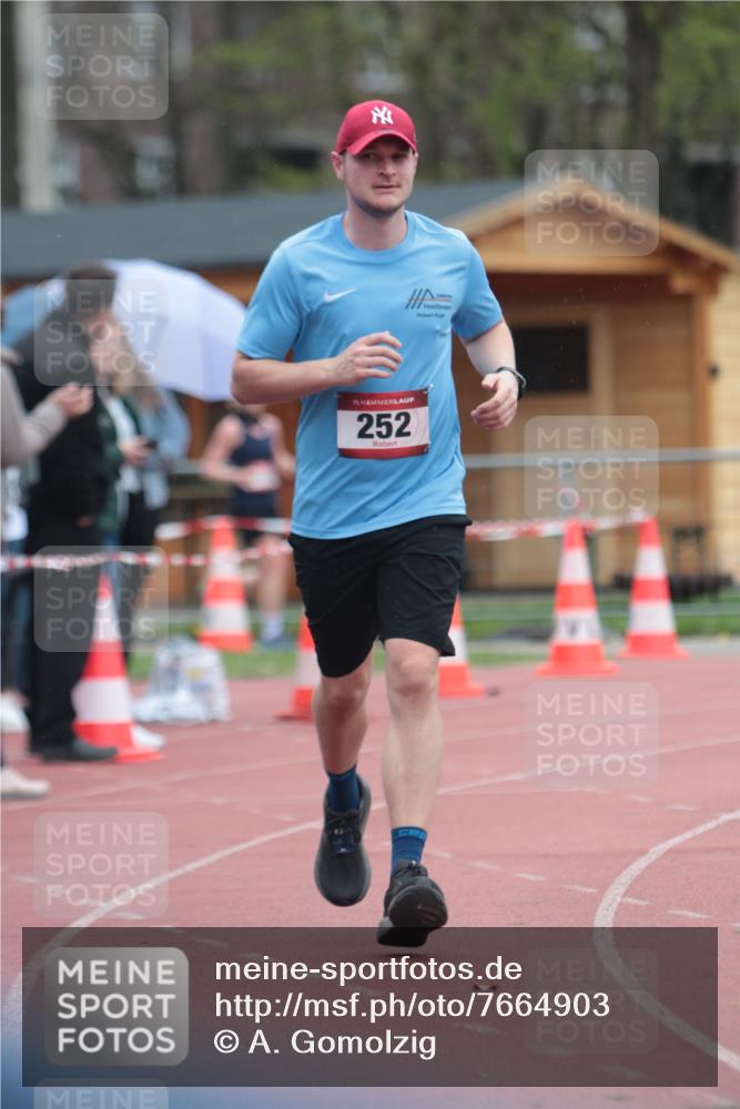 13.04.2025 - Hammer Lauf A. Gomolzig http://msf.ph/oto/7664903 13.04.2025 12:03:15 Ziel 252, 1086 meine-sportfotos.de