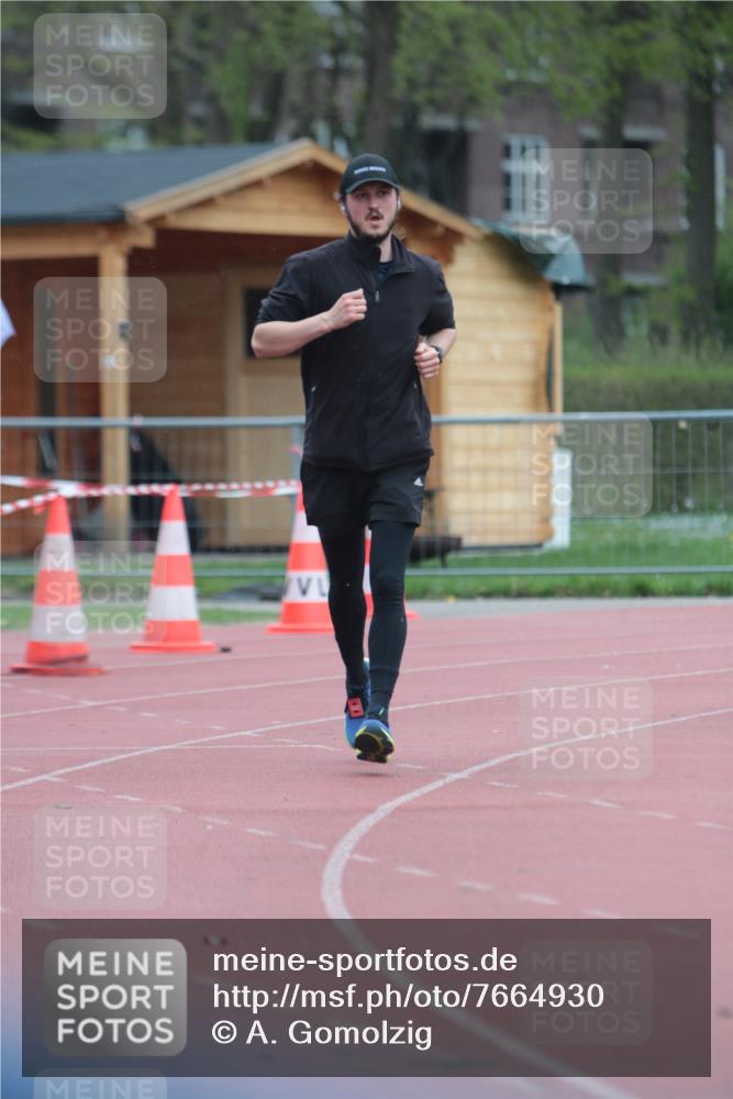 13.04.2025 - Hammer Lauf A. Gomolzig http://msf.ph/oto/7664930 13.04.2025 12:03:29 Ziel 456, 524, 599 meine-sportfotos.de