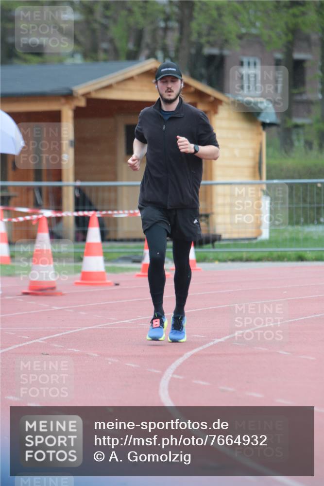 13.04.2025 - Hammer Lauf A. Gomolzig http://msf.ph/oto/7664932 13.04.2025 12:03:29 Ziel 456, 524, 599 meine-sportfotos.de