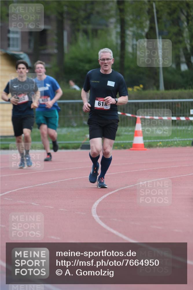 13.04.2025 - Hammer Lauf A. Gomolzig http://msf.ph/oto/7664950 13.04.2025 12:03:55 Ziel 302, 923 meine-sportfotos.de